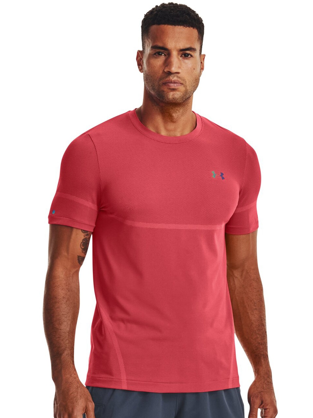 

UNDER ARMOUR Round Neck RUSH Seamless Legacy Short Sleeves Slim-Fit T-shirt, Red