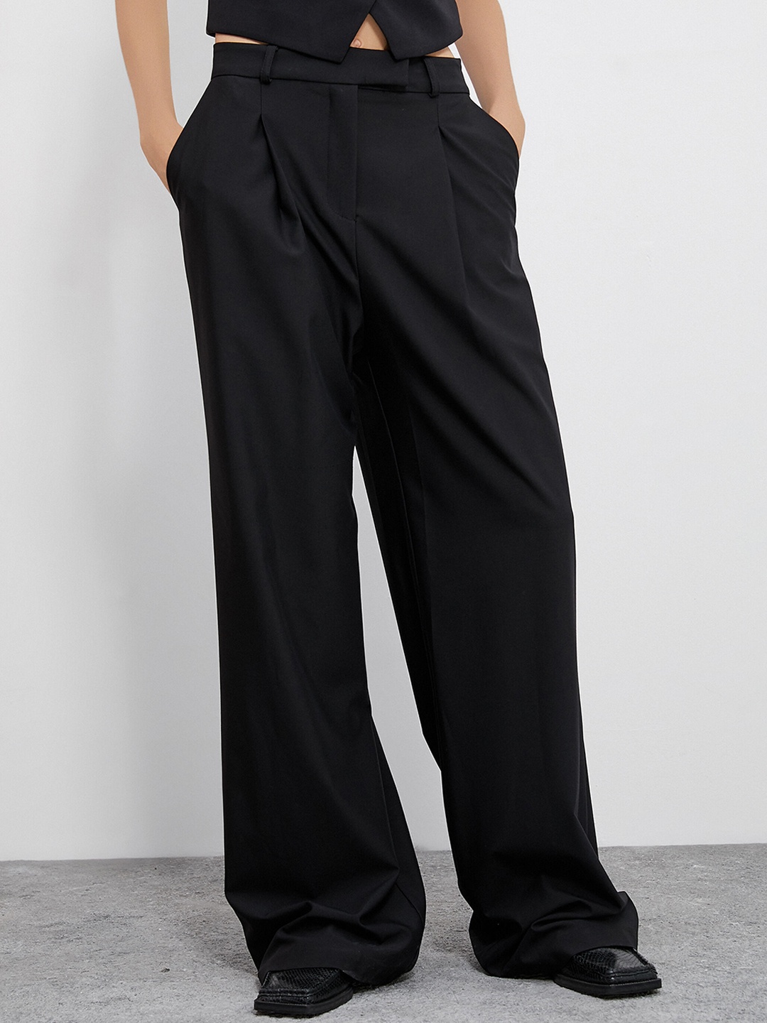 

Koton Women Mid-Rise Pleated Trousers, Black