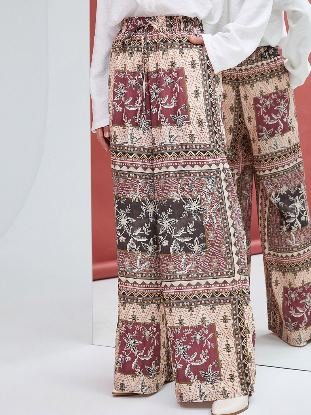 

Koton Women Floral Printed Plain Parallel Trousers, Brown