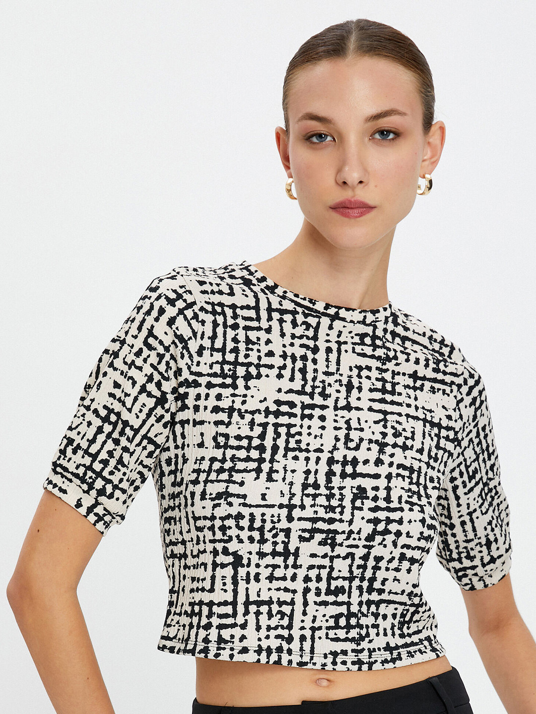 

Koton Abstract Printed Crop Casual T-shirt, Beige