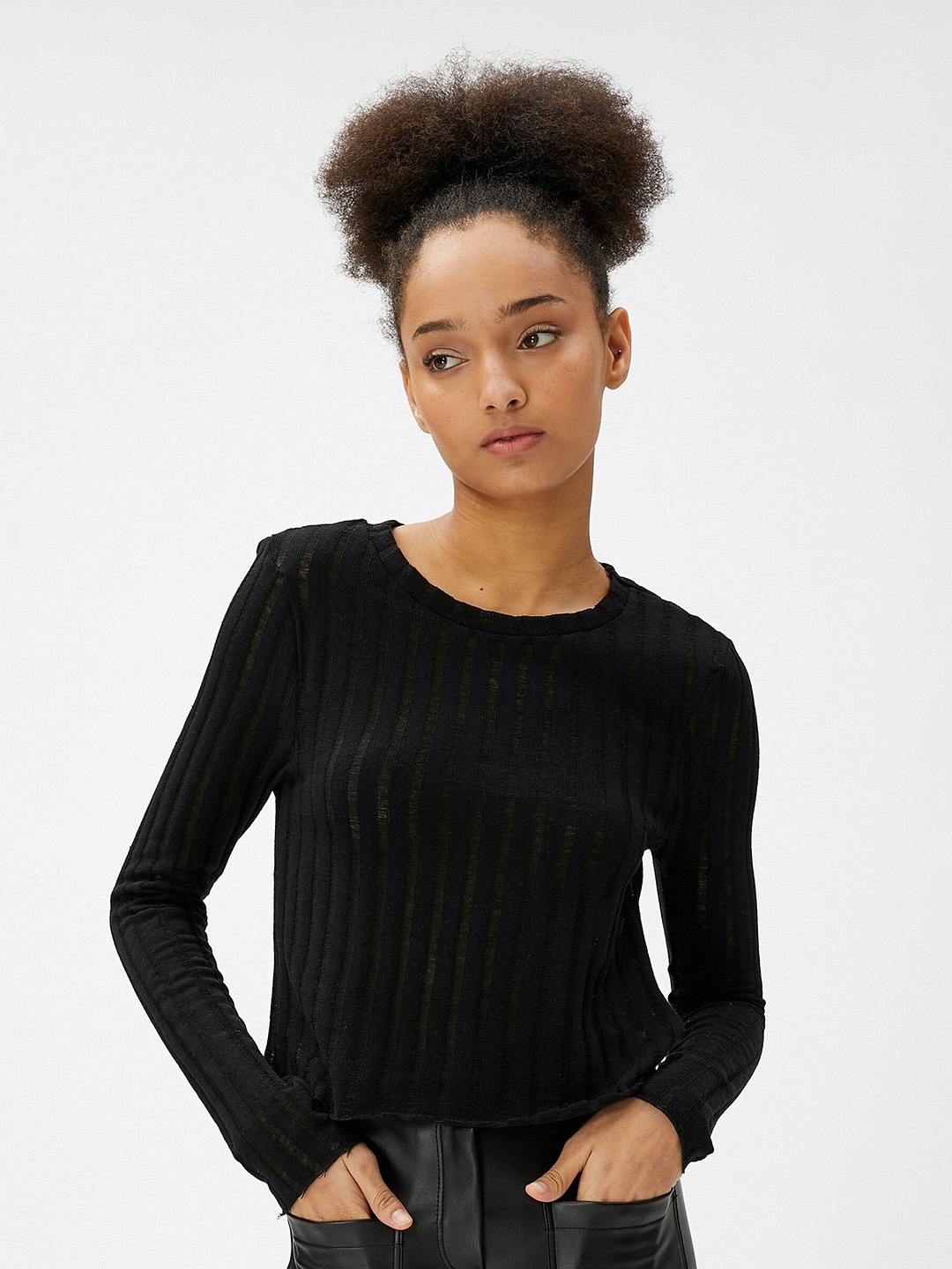 

Koton Round Neck Crop T-shirt, Black