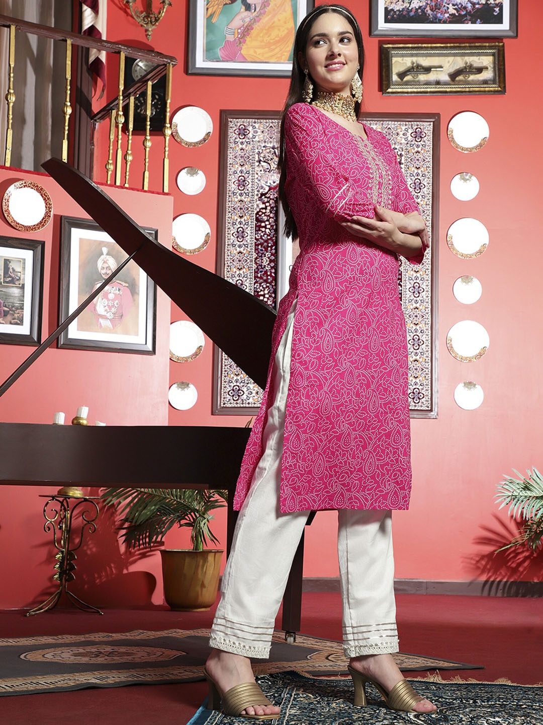 

Sangria Ethnic Motifs Printed Mirror Work Pure Cotton Straight Kurta, Pink