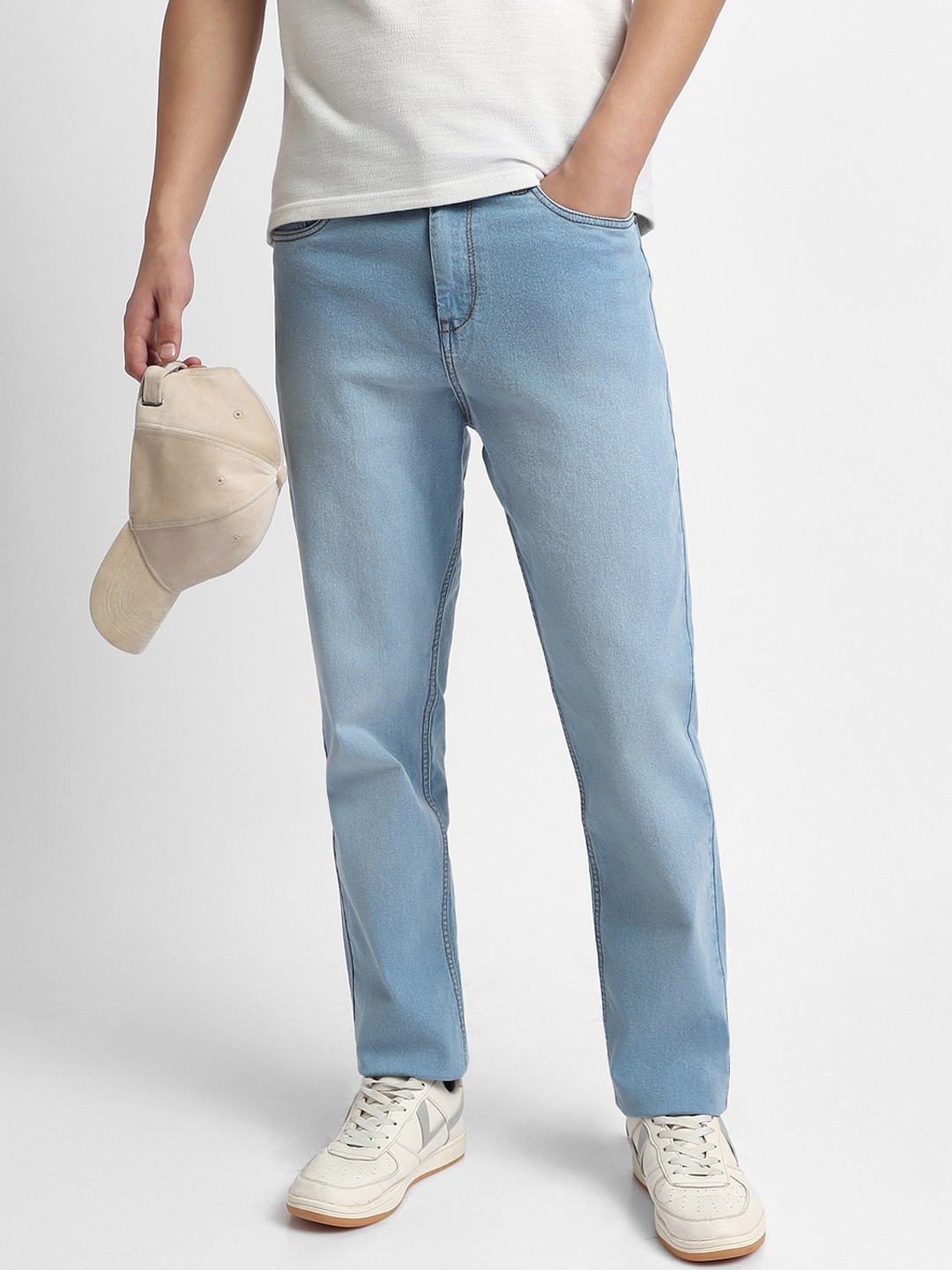 

Dennis Lingo Men Straight Fit Mid-Rise Clean Look Light Fade Stretchable Jeans, Blue