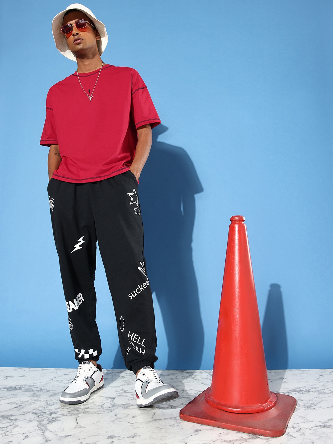 

Stormborn Men Drop-Shoulder Sleeves Appliqued Oversized Pure Cotton T-shirt, Red