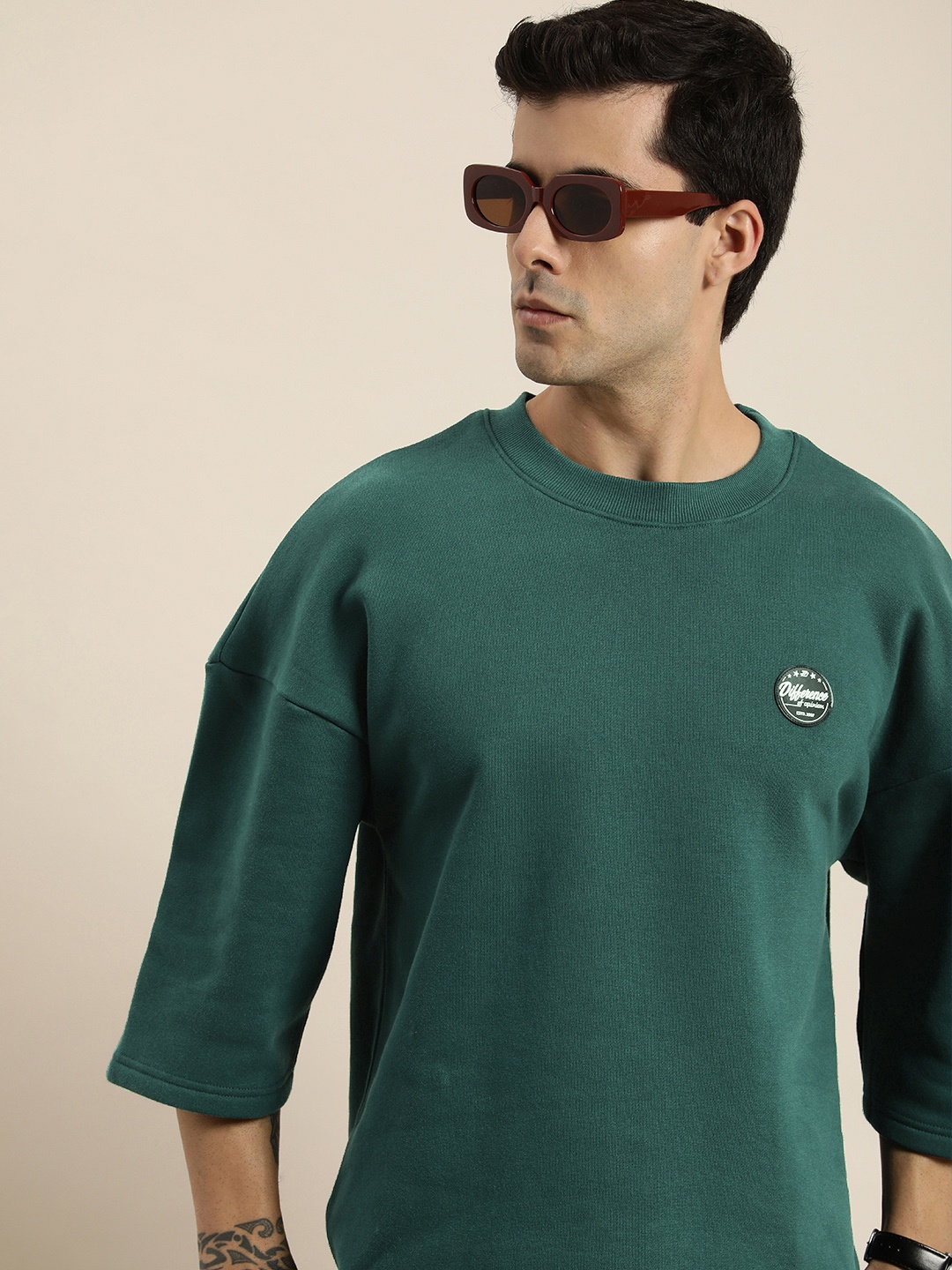 

Difference of Opinion Men Oversized Fleece Sweatshirt with Applique Detail, Green