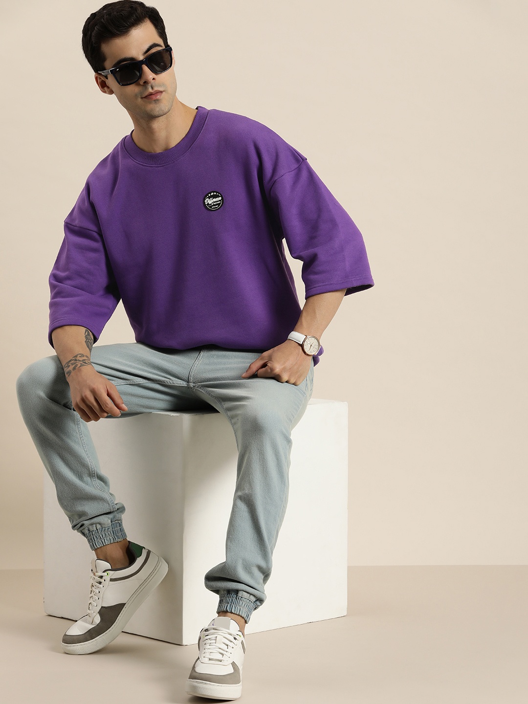

Difference of Opinion Men Oversized Fleece Sweatshirt with Applique Detail, Violet
