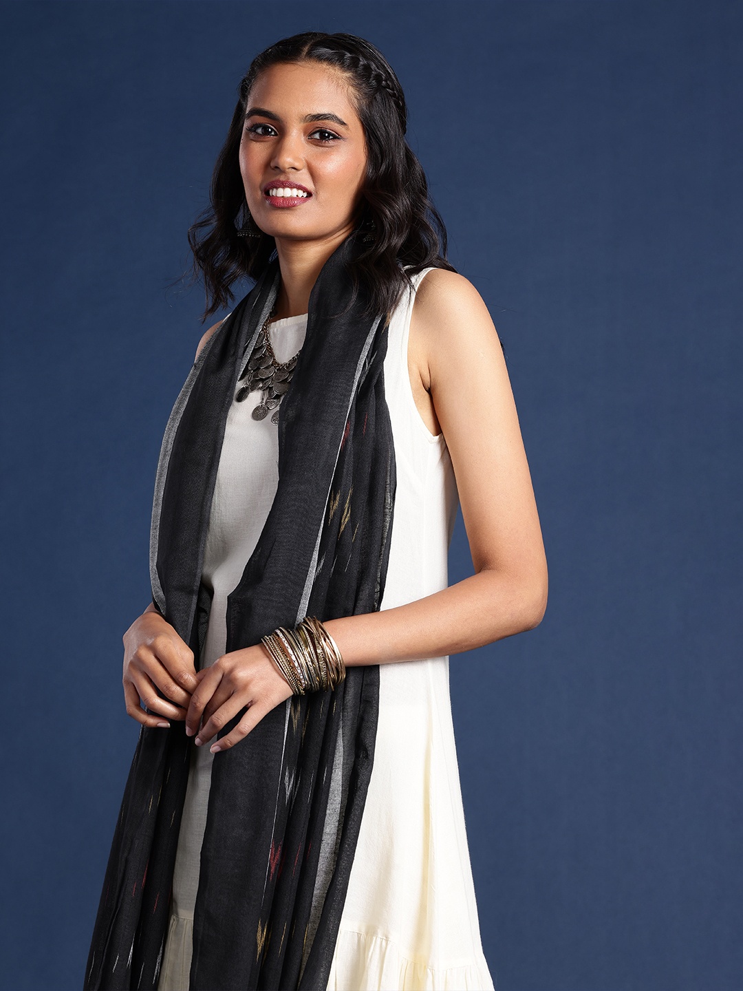 

Taavi Woven Design Pure Cotton Ikat Dupatta, Black