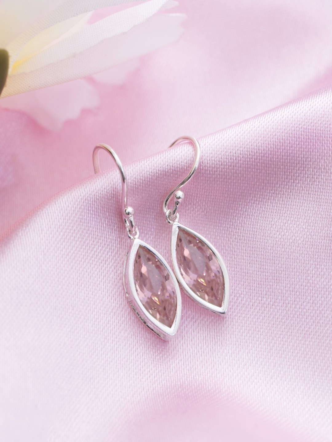 

Zavya 925 Pure Sterling Silver Rhodium-Plated CZ Leaf Shaped Drop Earrings