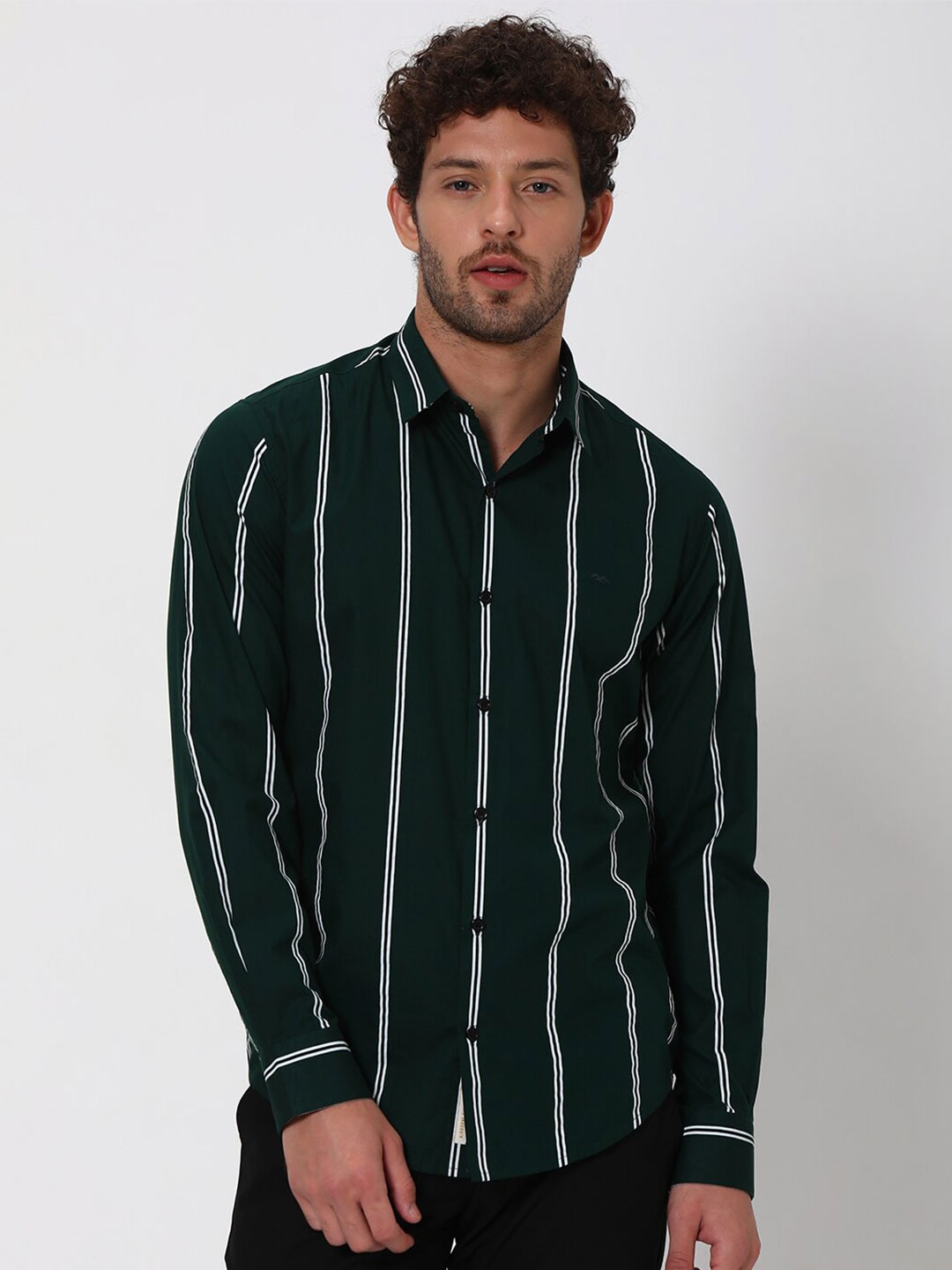 

Mufti Vertical Striped Slim Fit Opaque Cotton Casual Shirt, Green