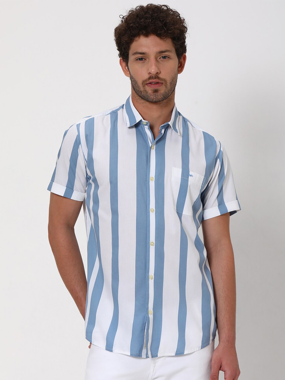 

Mufti Slim Fit Opaque Vertical Striped Casual Shirt, White