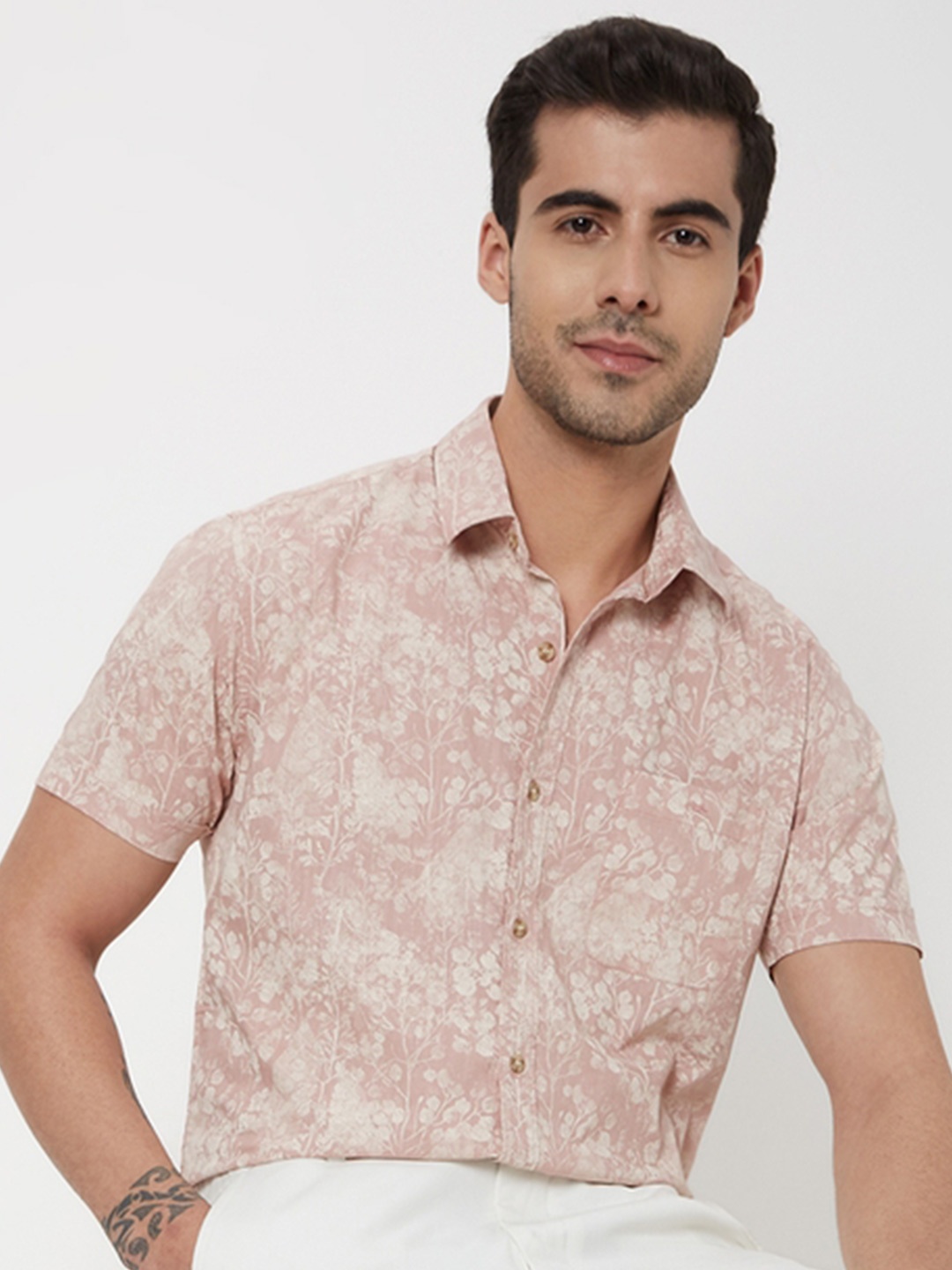 

Mufti Slim Fit Floral Printed Opaque Pure Cotton Casual Shirt, Pink