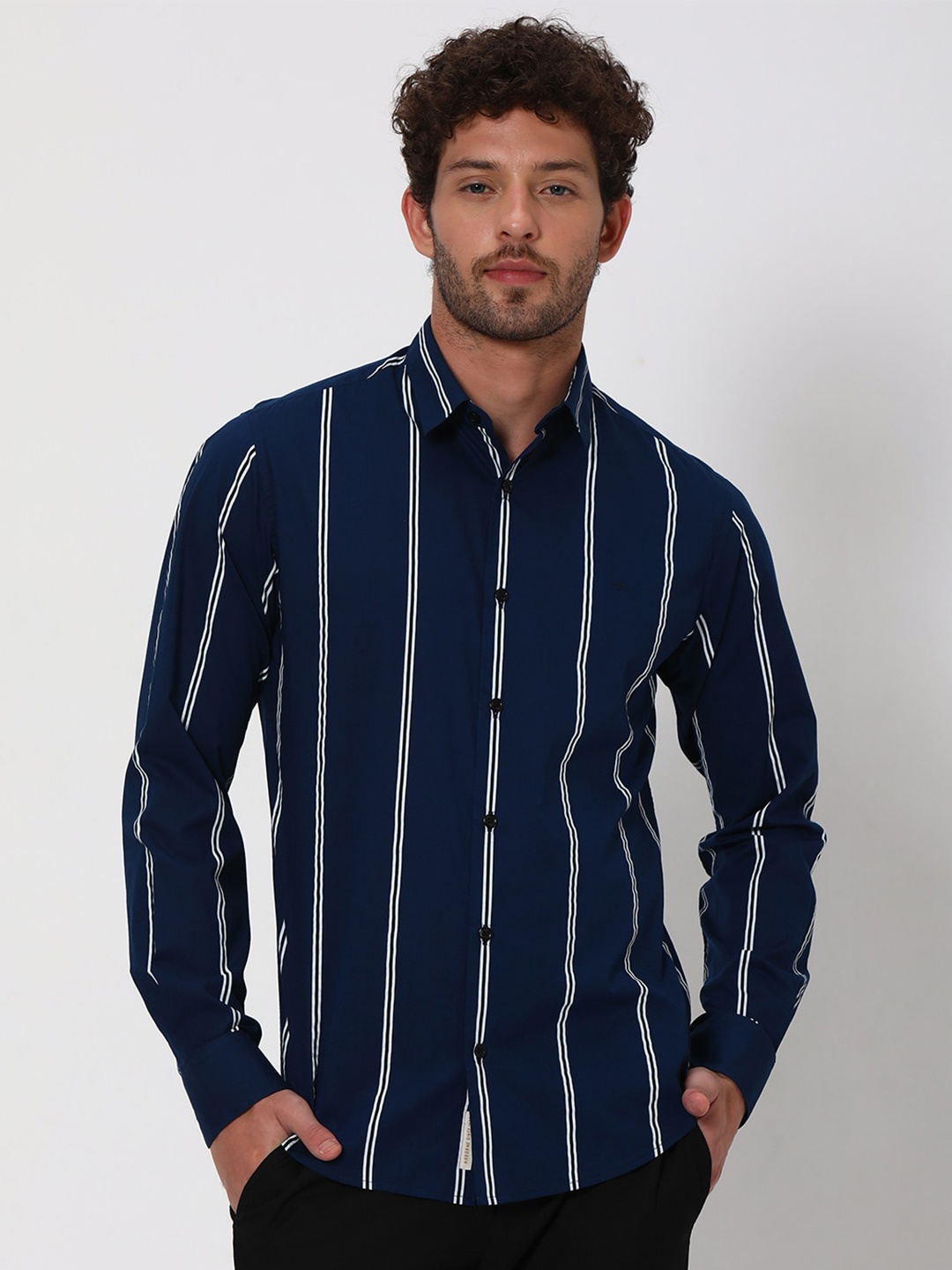 

Mufti Slim Fit Striped Pure Cotton Casual Shirt, Navy blue