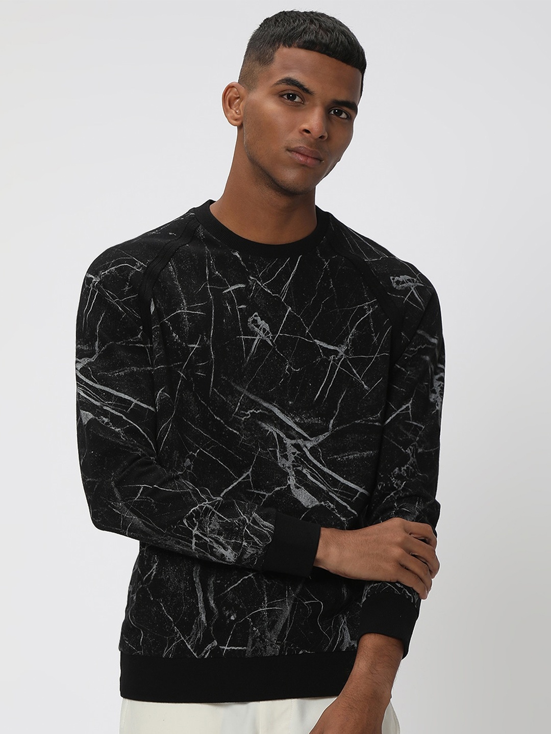 

Mufti Abstract Printed Slim Fit Pullover Sweatshirt, Black
