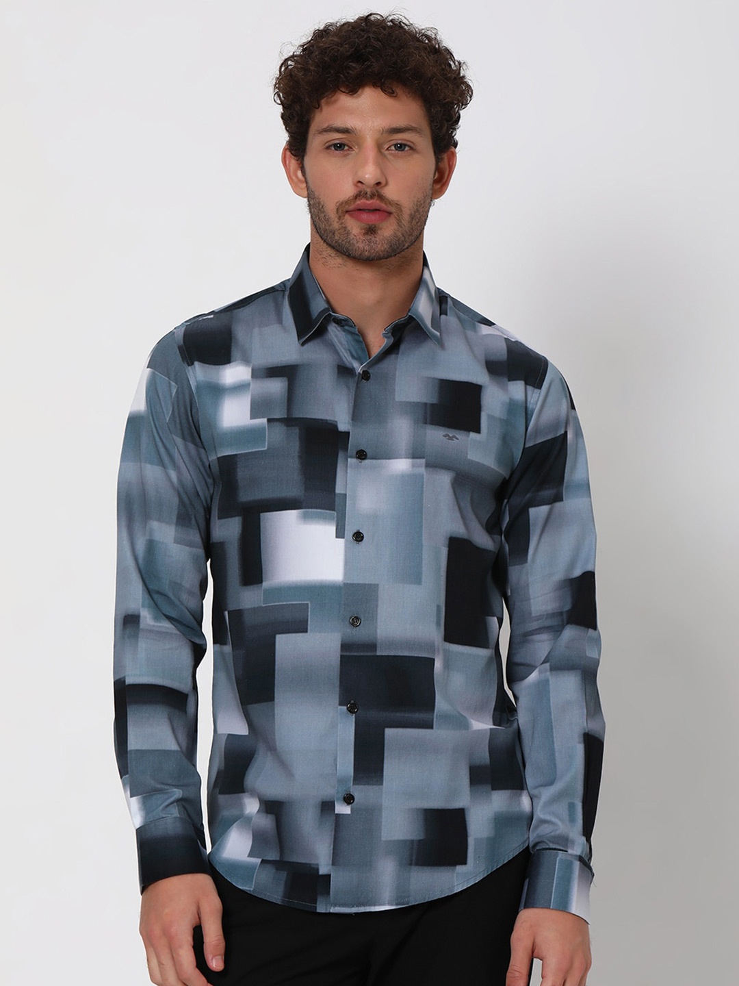 

Mufti Geometric Printed Slim Fit Opaque Cotton Casual Shirt, Grey