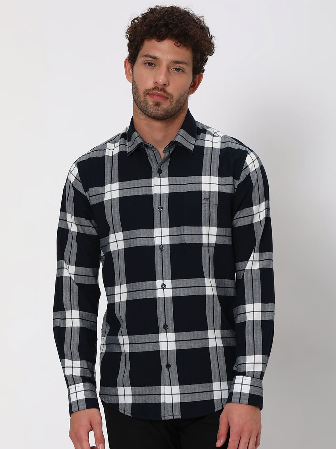 

Mufti Slim Fit Opaque Checked Pure Cotton Casual Shirt, Navy blue