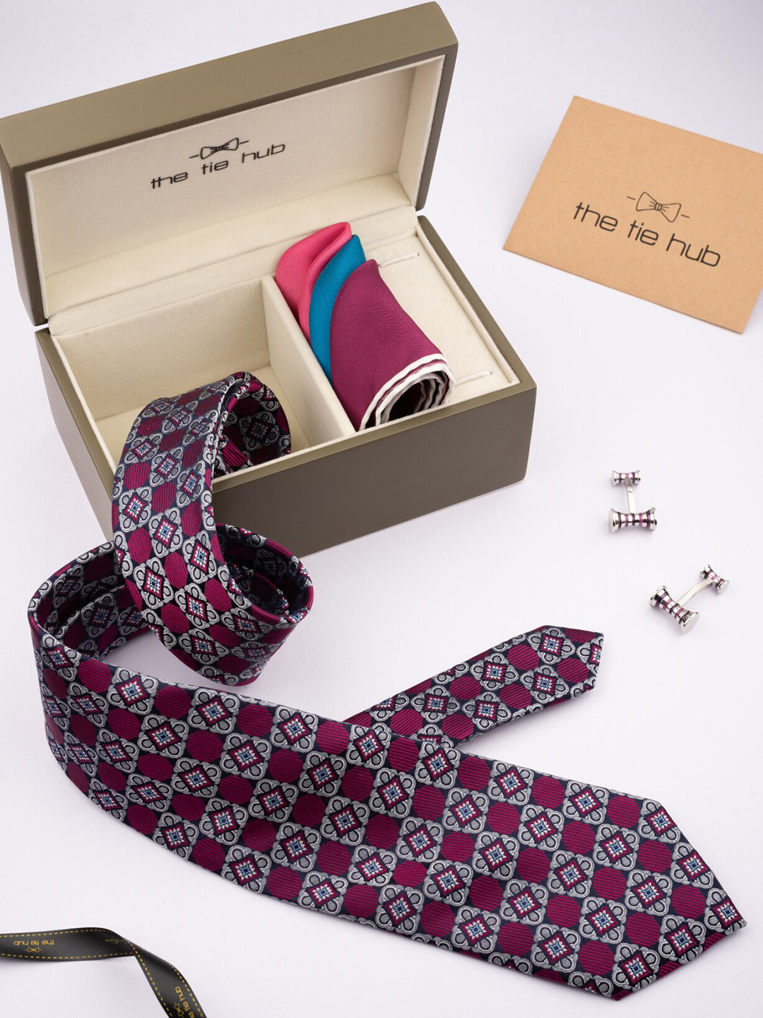 

The Tie Hub Printed Neck Tie With Pocket Square & Cufflink Accessory Gift Set, Purple