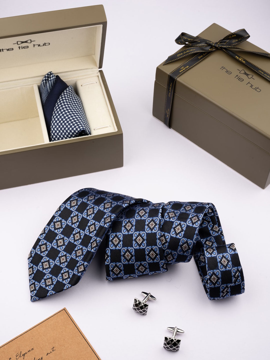 

The Tie Hub Printed Neck Tie With Pocket Square & Cufflink Accessory Gift Set, Blue