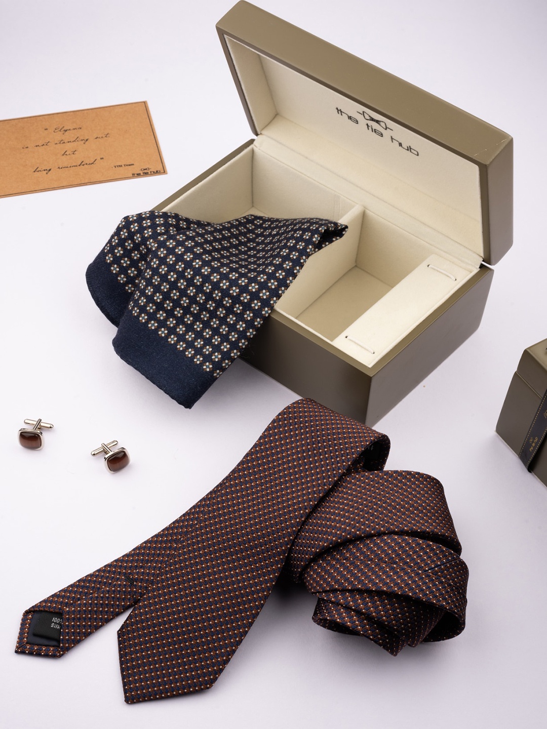 

The Tie Hub Men Printed Accessory Gift Set, Brown