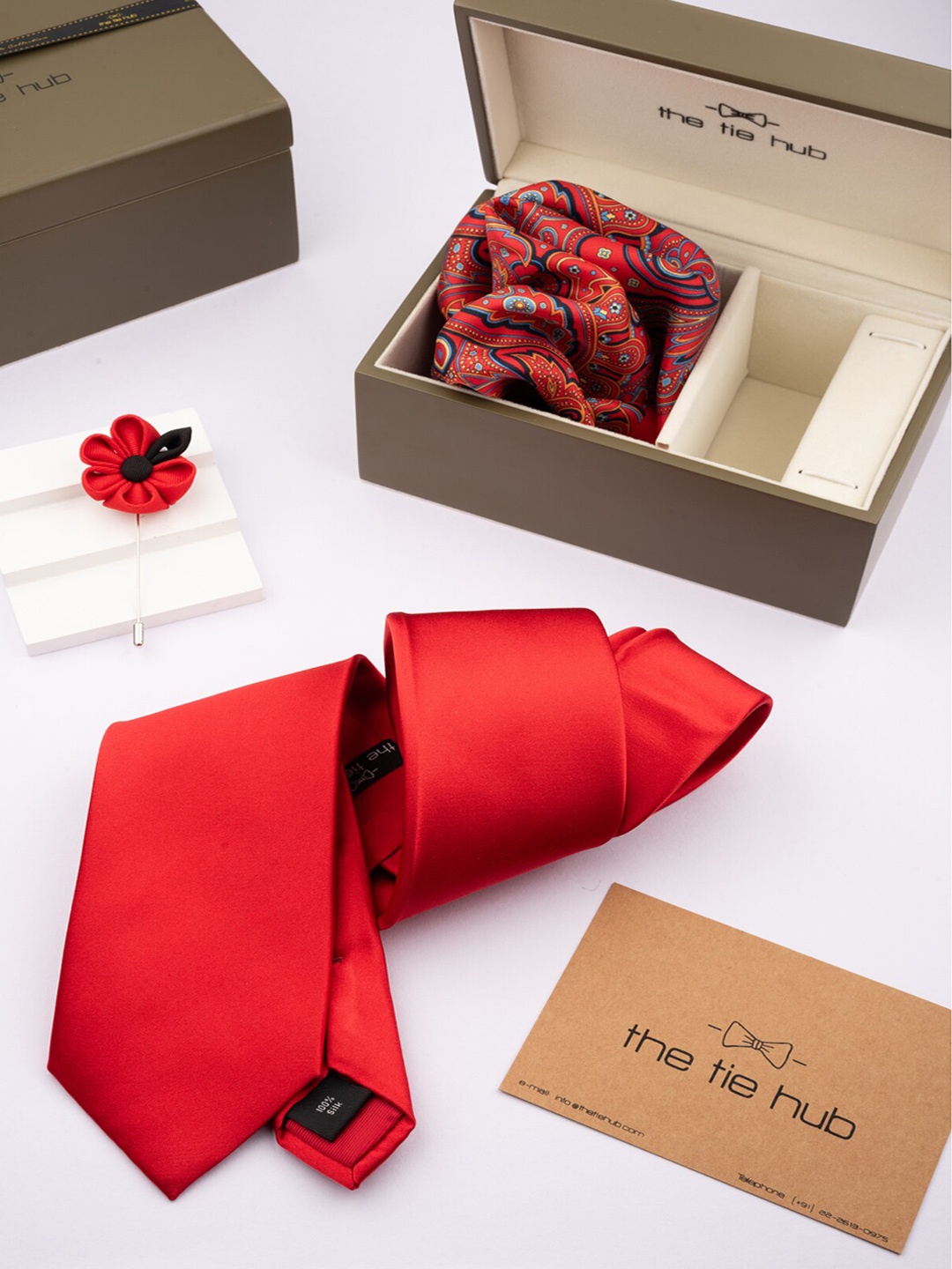 

The Tie Hub Men Printed Necktie With Pocket Square & Cufflink Gift Set, Red