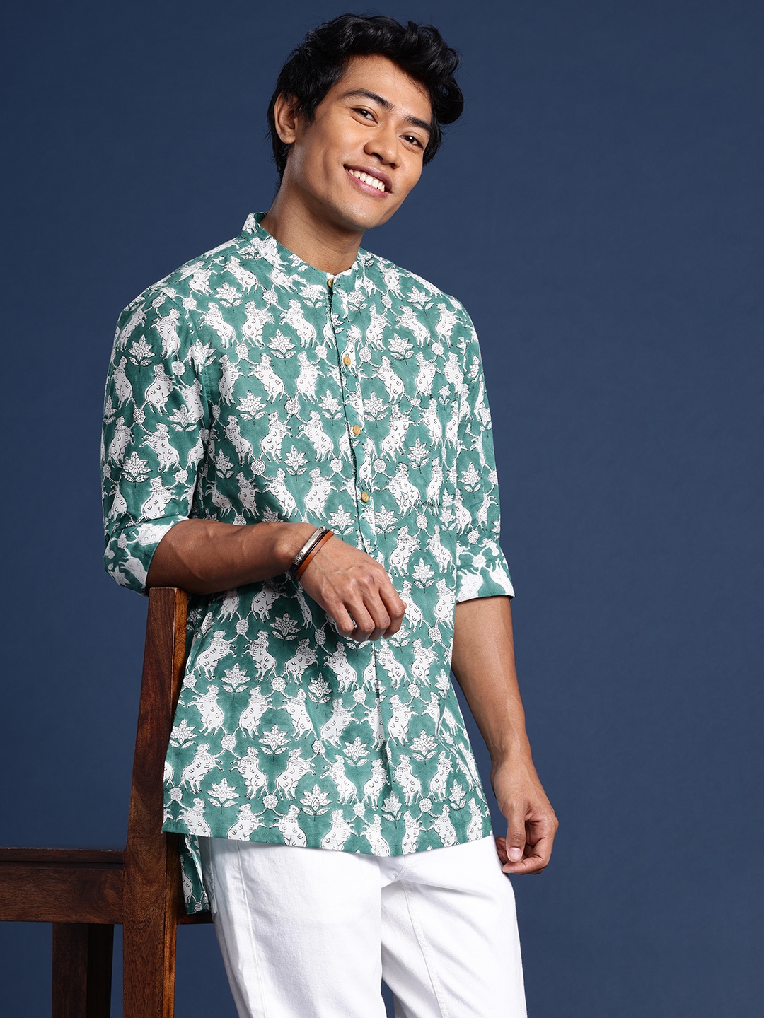 

Taavi Men Sanganeri Pure Cotton Ethnic Motifs Dyed Kurta, Green