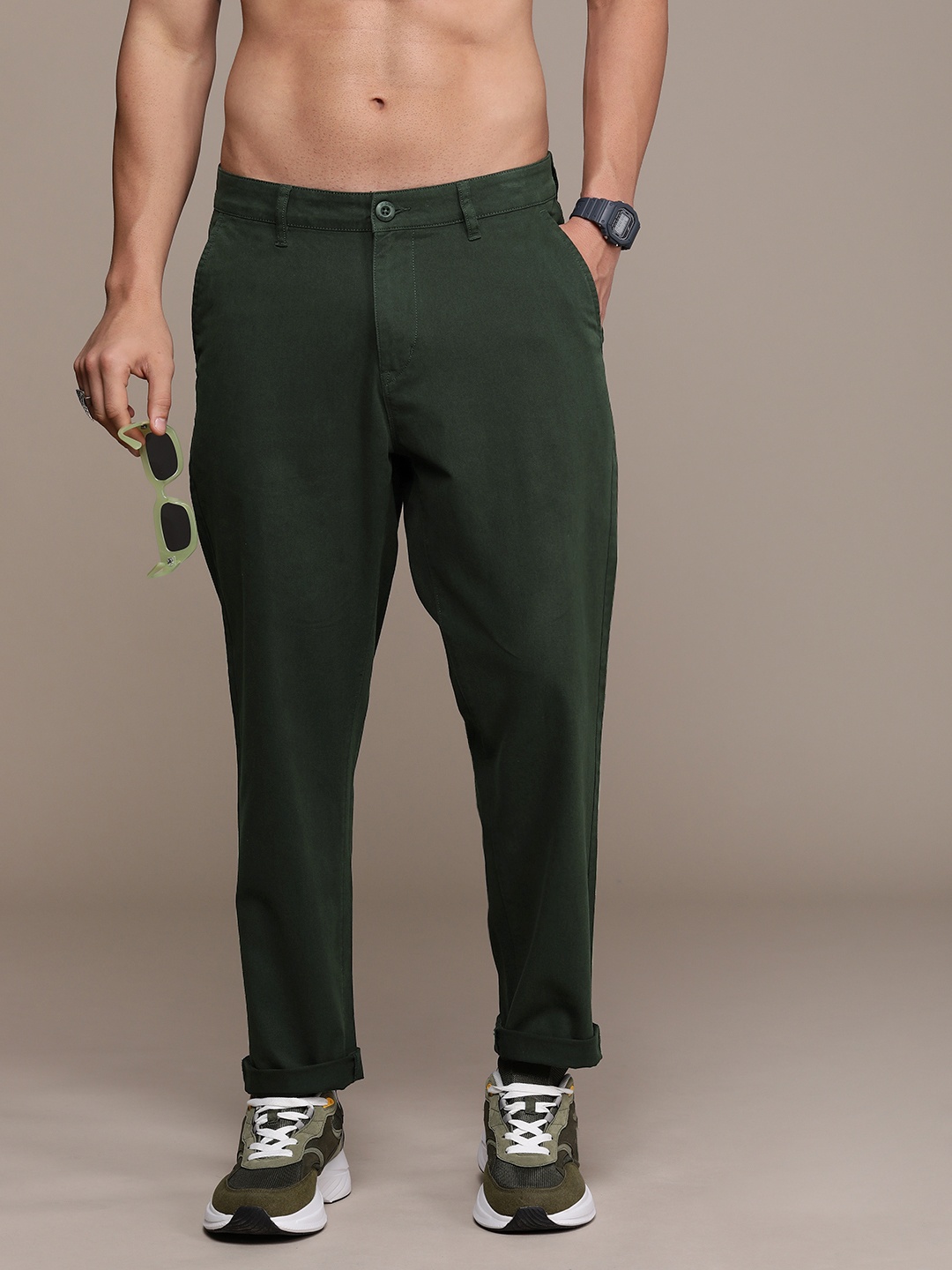 

The Roadster Life Co. Pure Cotton Chinos Trousers, Green