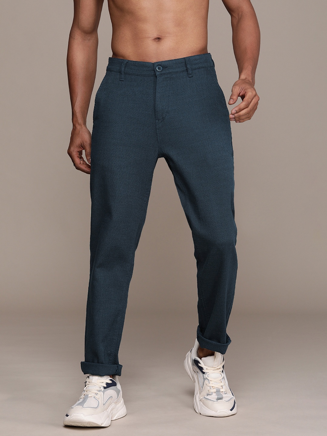

The Roadster Lifestyle Co. Men Pure Cotton Slim Fit Trousers, Navy blue