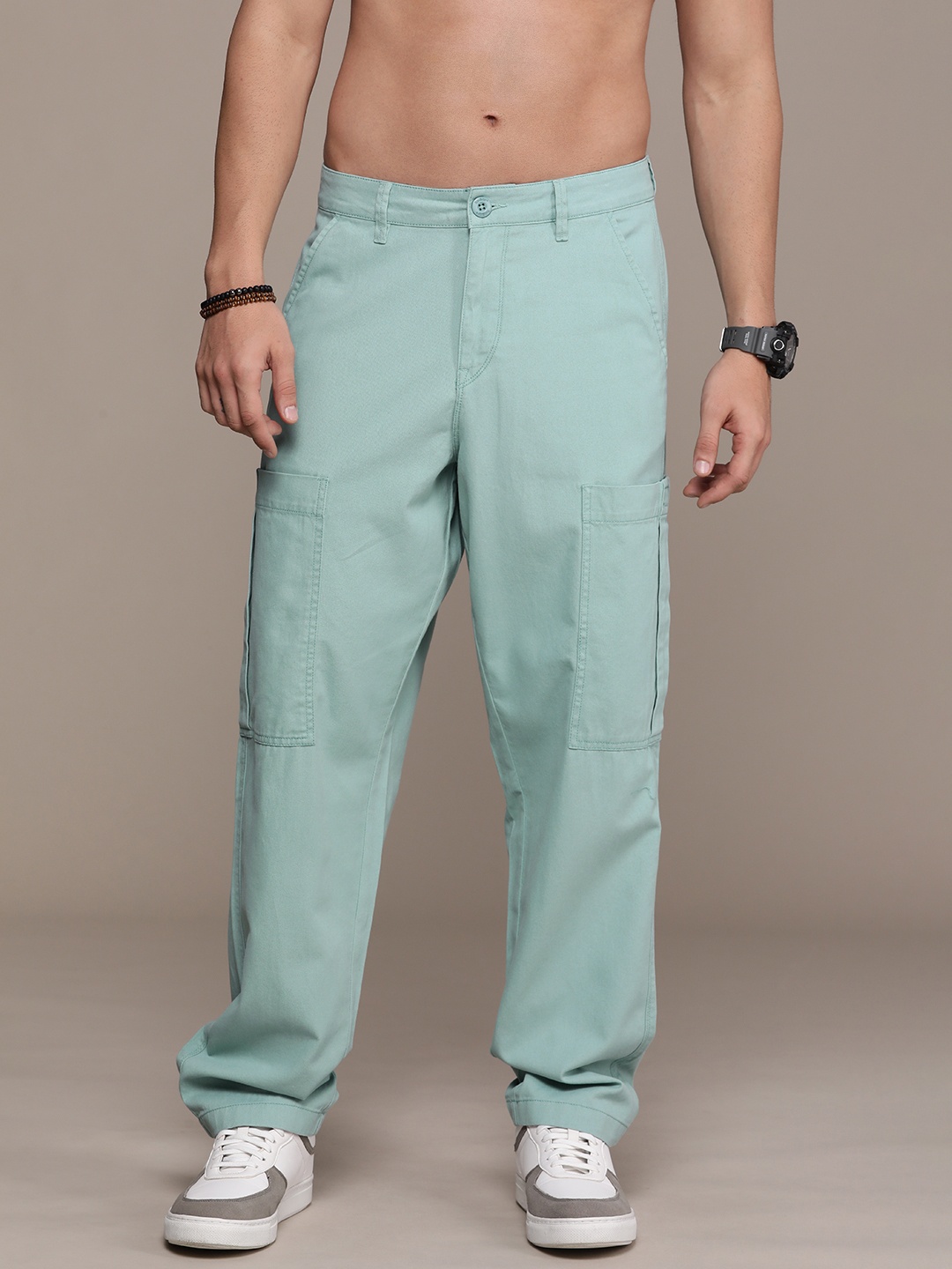 

The Roadster Life Co. Men Solid Mid-Rise Pure Cotton Cargos, Sea green