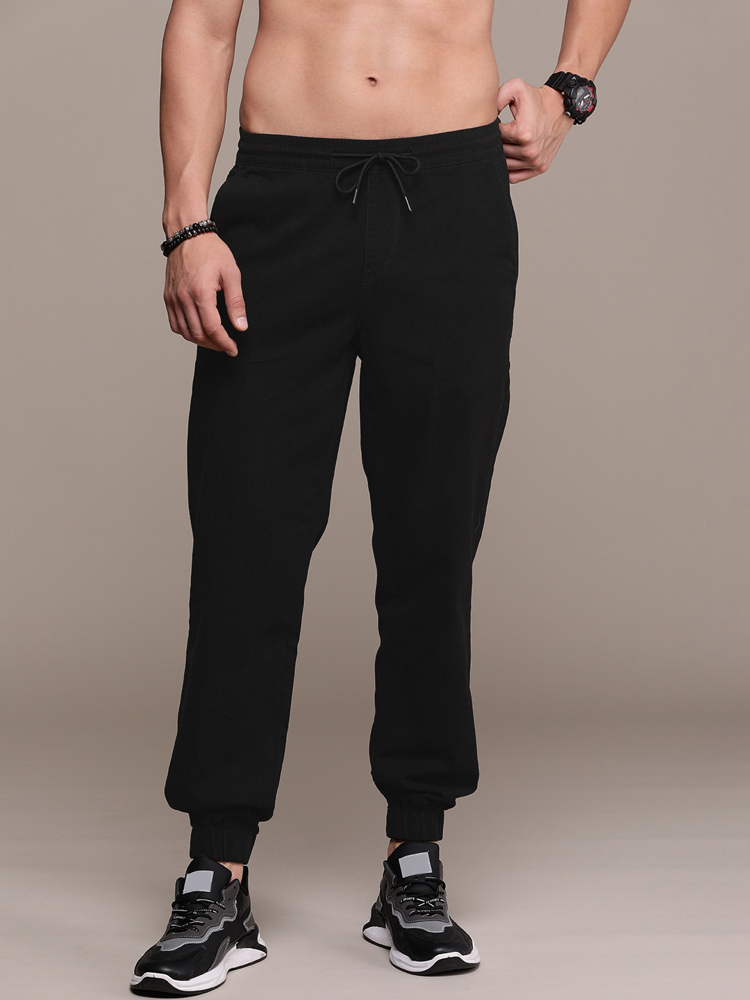 

The Roadster Life Co. Men Pure Cotton Joggers, Black