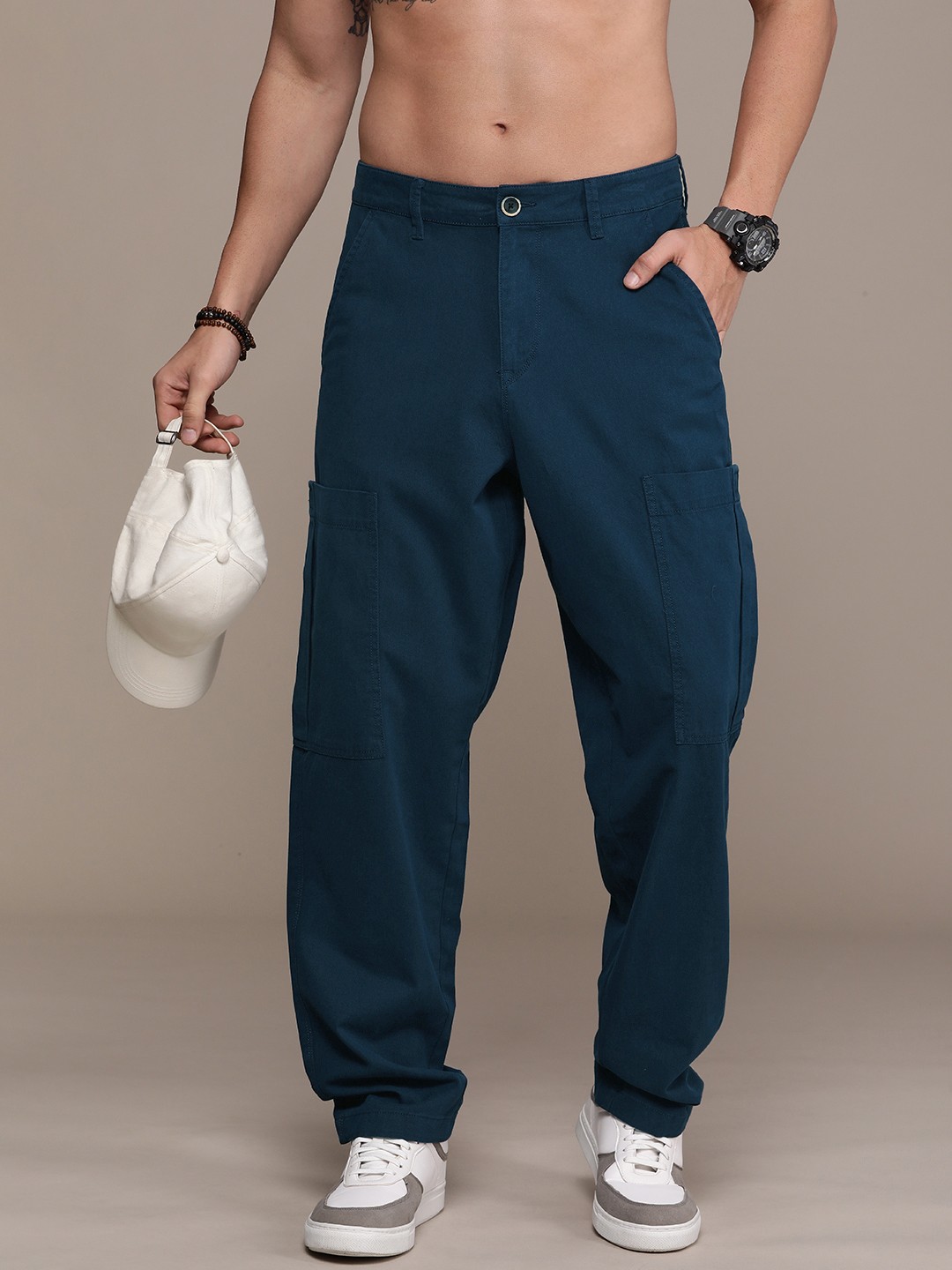 

The Roadster Life Co. Men Solid Mid-Rise Pure Cotton Cargos, Teal