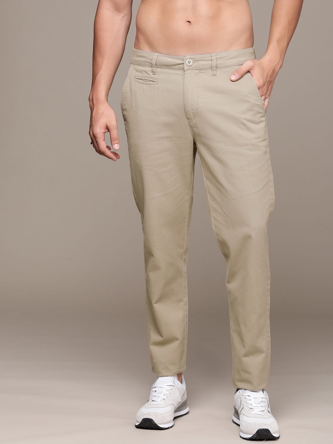 

The Roadster Life Co. Men Solid Pure Cotton Regular Fit Chinos, Beige