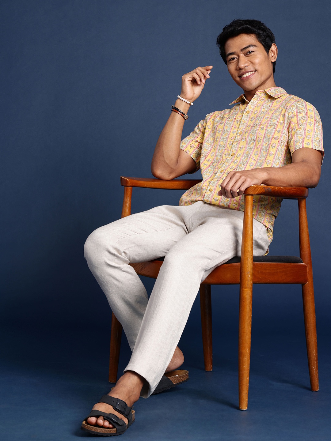 

Taavi Floral Opaque Printed Casual Gulli Sanganeri Shirt, Mustard