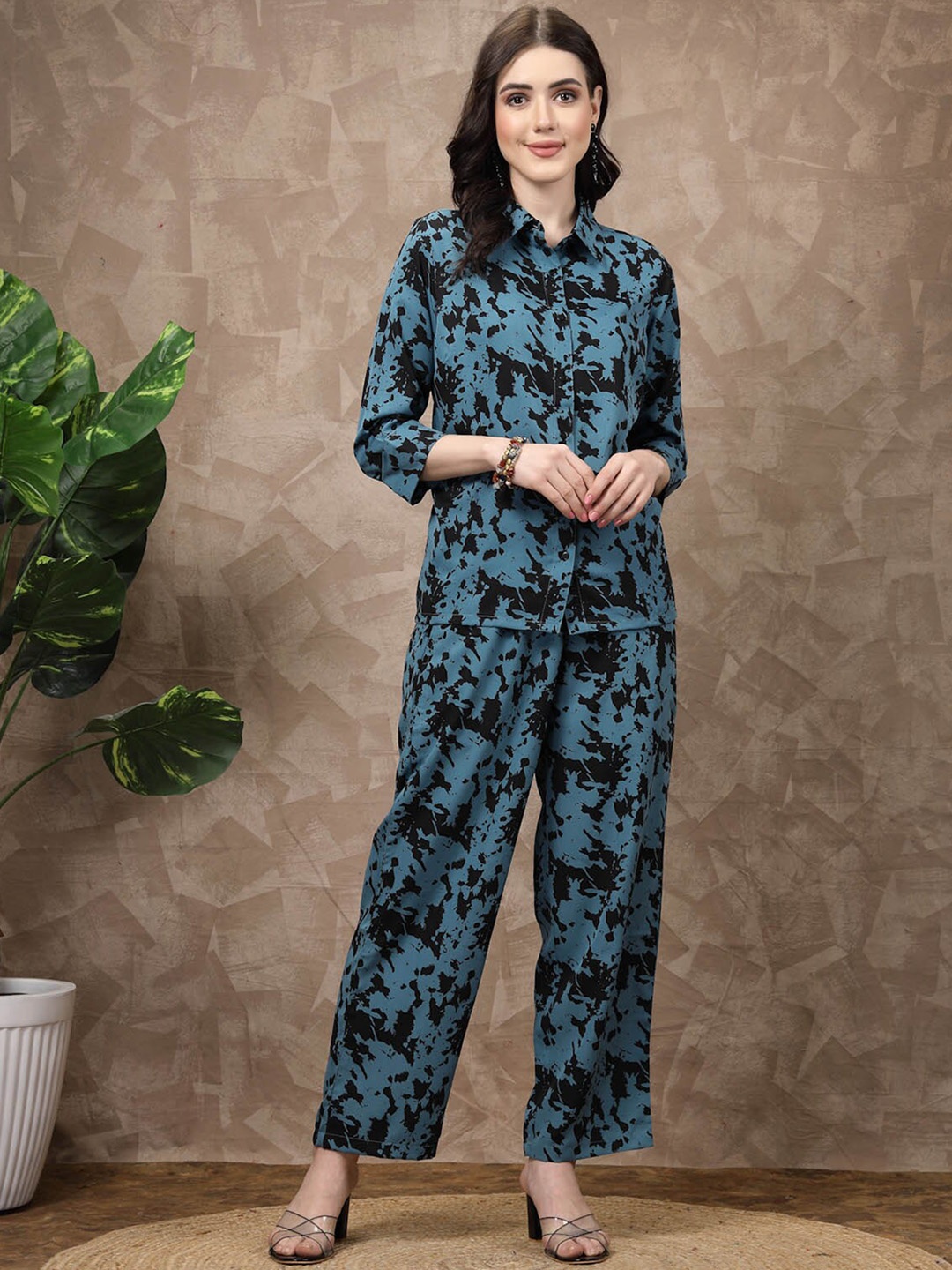 

plusS Blue Printed Shirt With Trousers