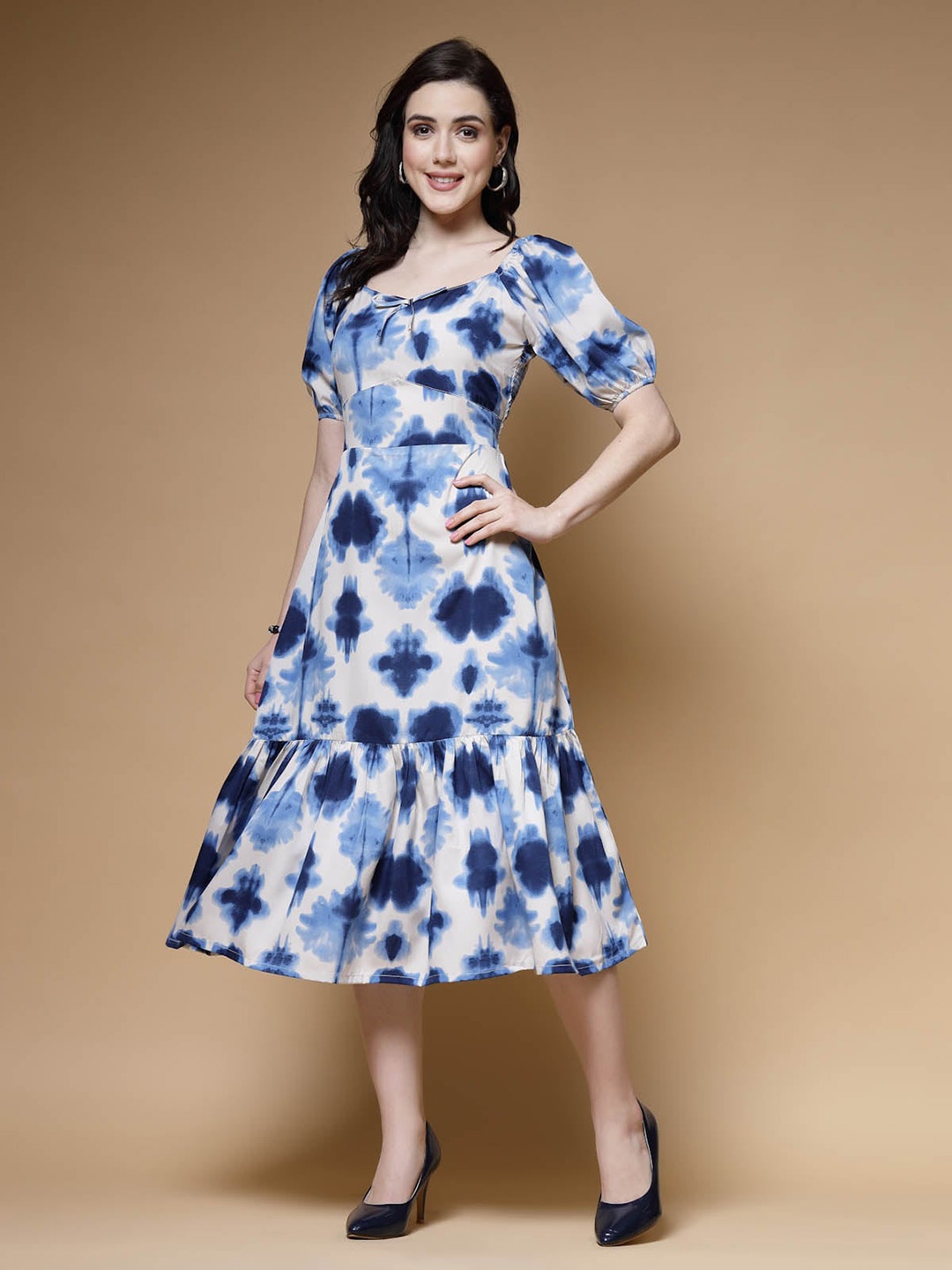 

plusS Blue & White Tie & Dye Sweetheart Neck Puff Sleeves Tiered Fit and Flare Midi Dress