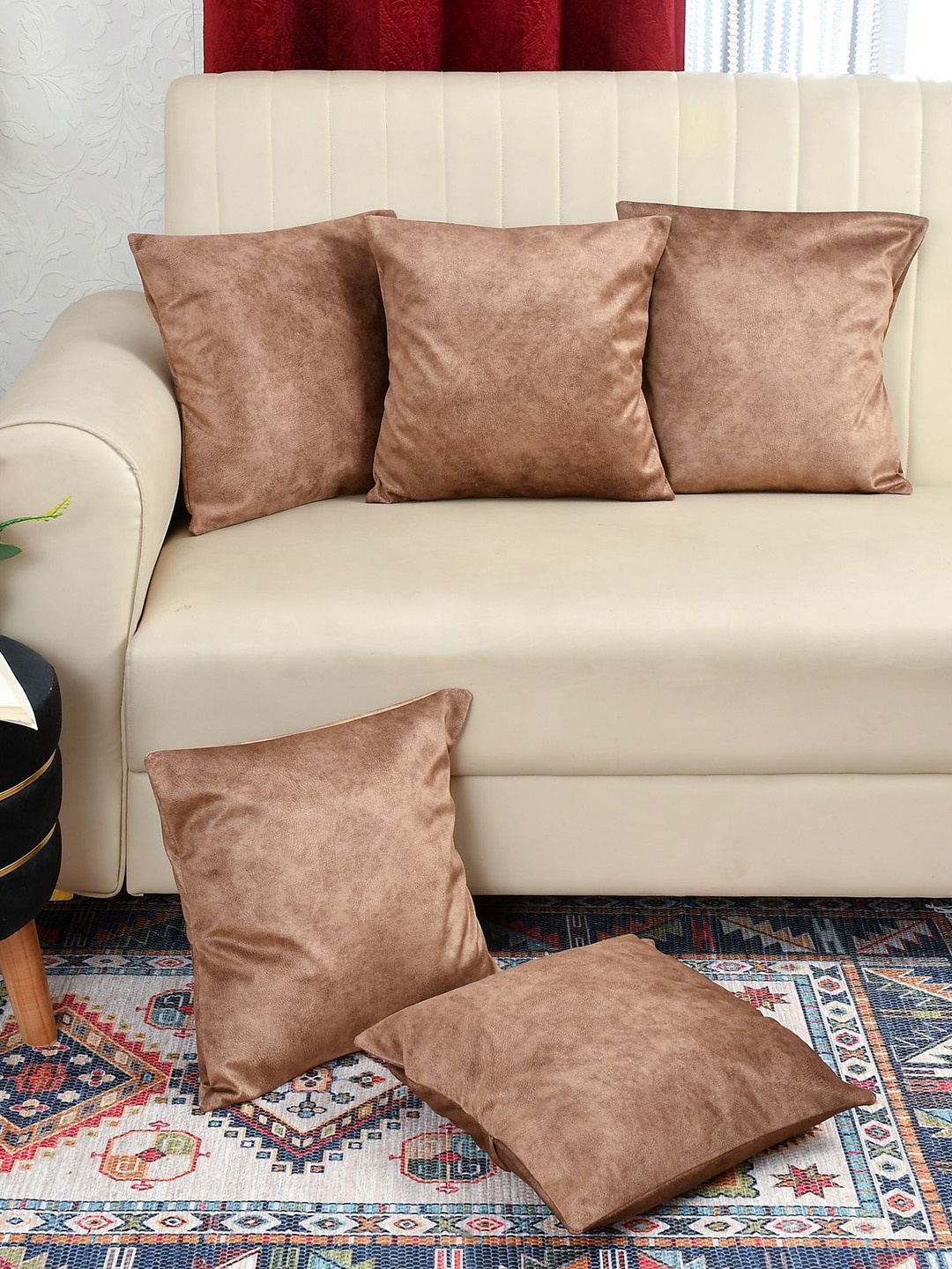 

Florida Brown 2 Pieces Velvet Square Cushion Covers