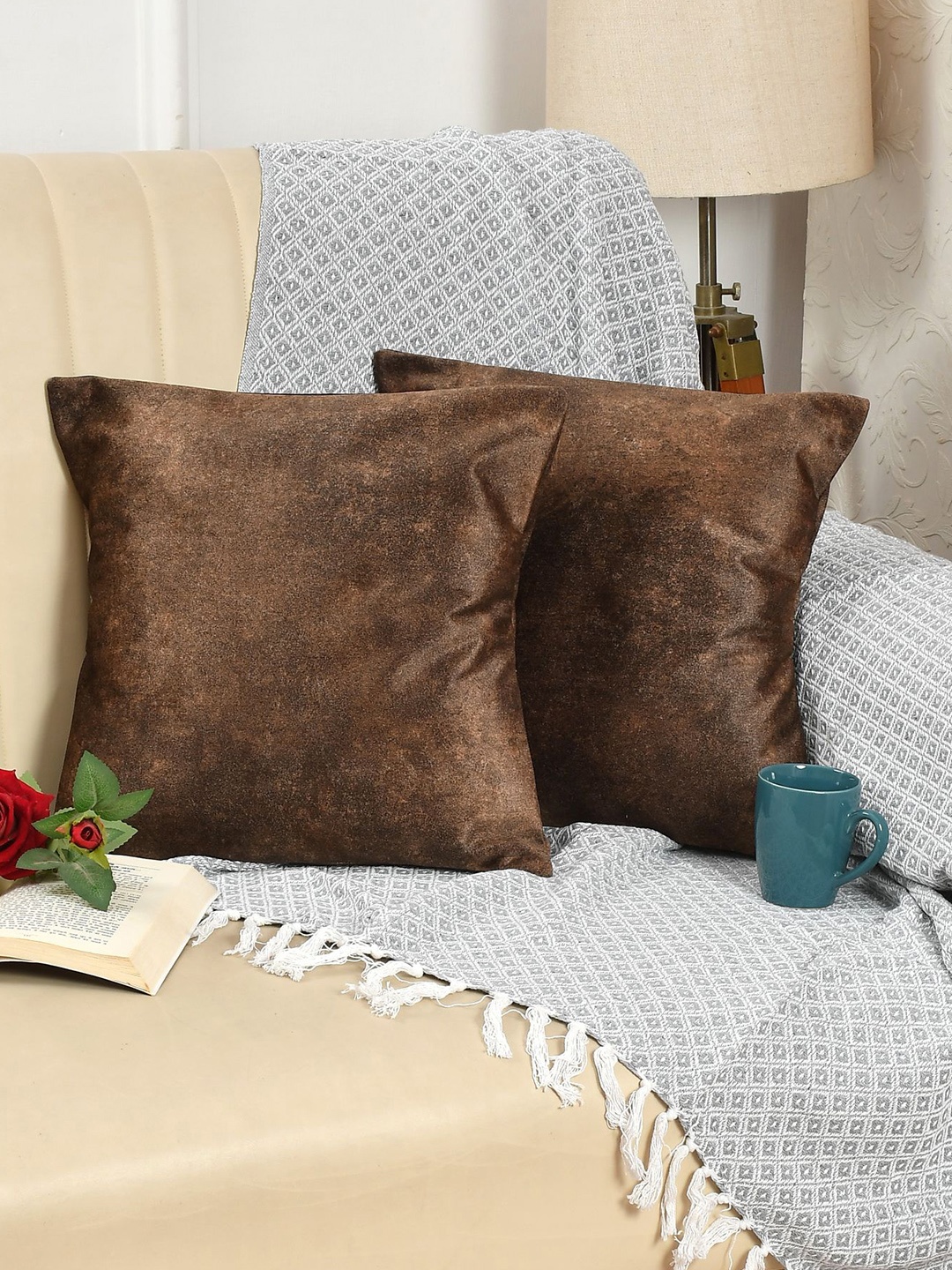 

Florida Brown 2 Pieces Velvet Square Cushion Covers