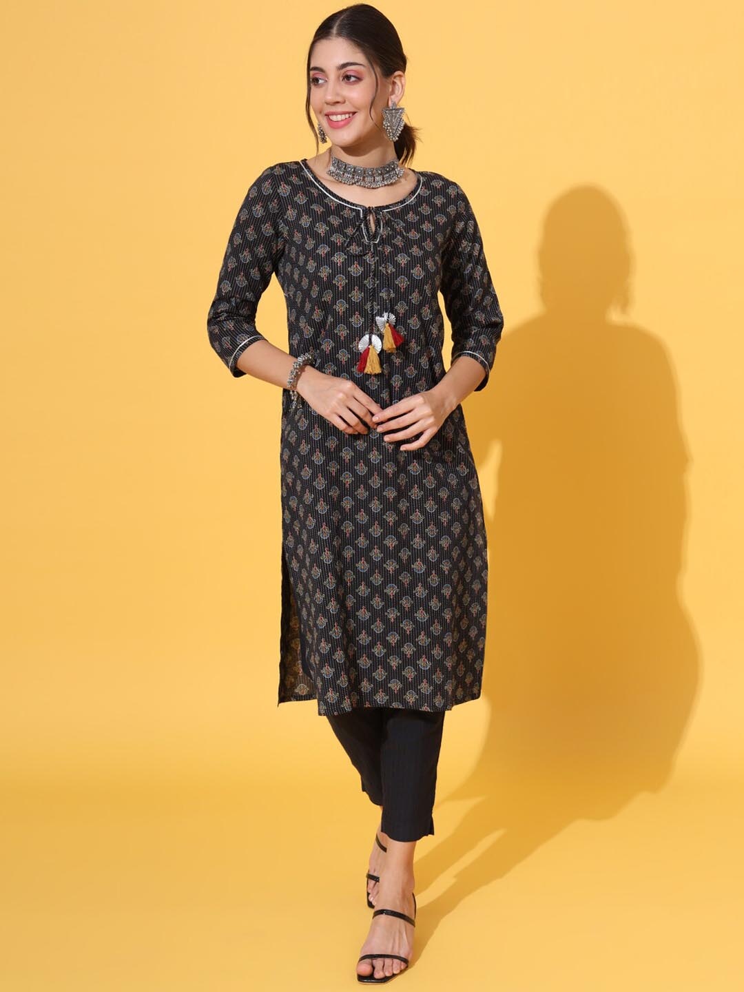 

DECKEDUP Ethnic Motifs Printed Tie-Up Neck Cotton Straight Kurta, Black