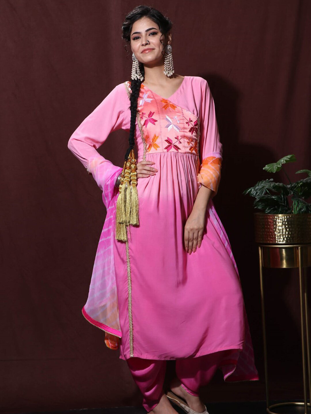 

Trinjann Yoke Design Angrakha Kurta With Dupatta, Peach