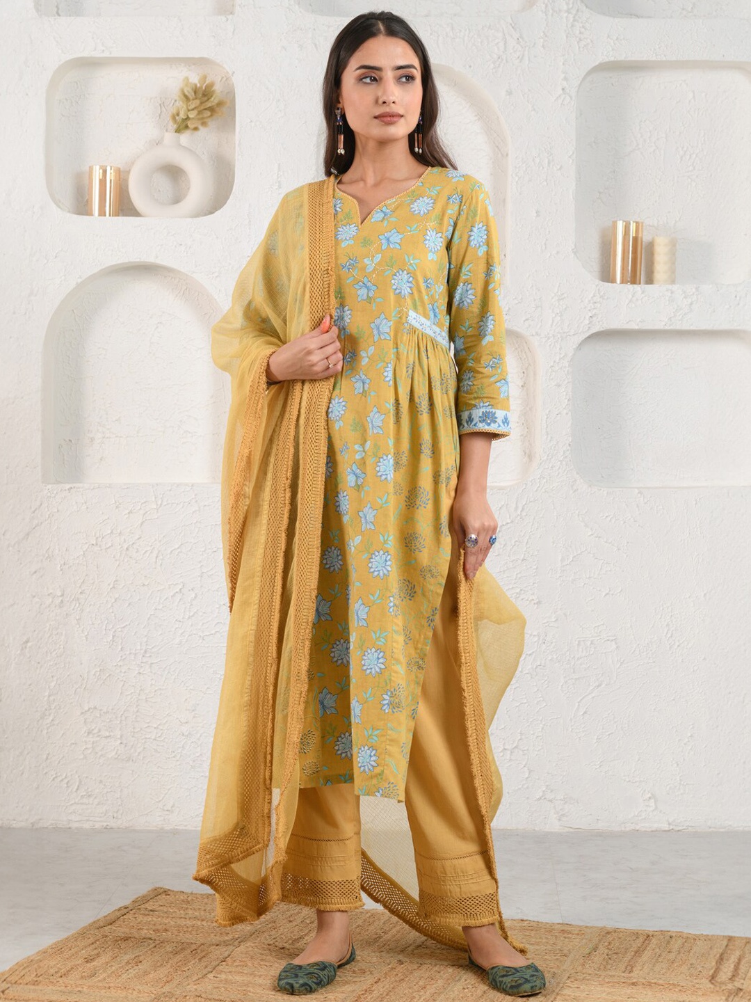 

Prakriti Jaipur Floral Printed Kurta With Trousers & Dupatta, Beige