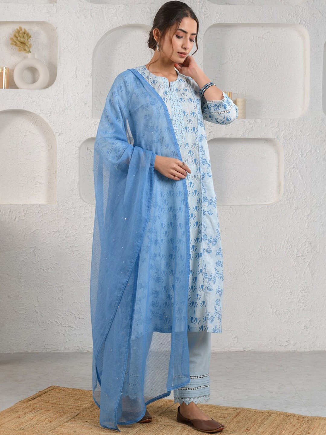 

Prakriti Jaipur Floral Printed Regular Sequined Kurta with Trousers & Dupatta, Blue