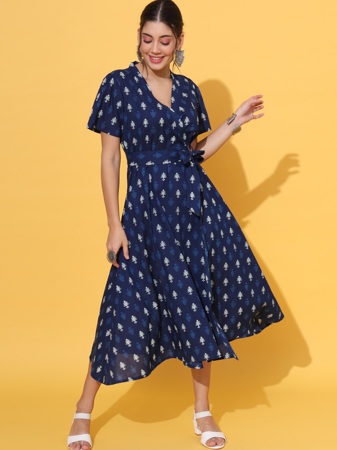 

DECKEDUP Ethnic Motifs Printed V-Neck Tie-Ups Cotton Wrap Midi Dress, Blue