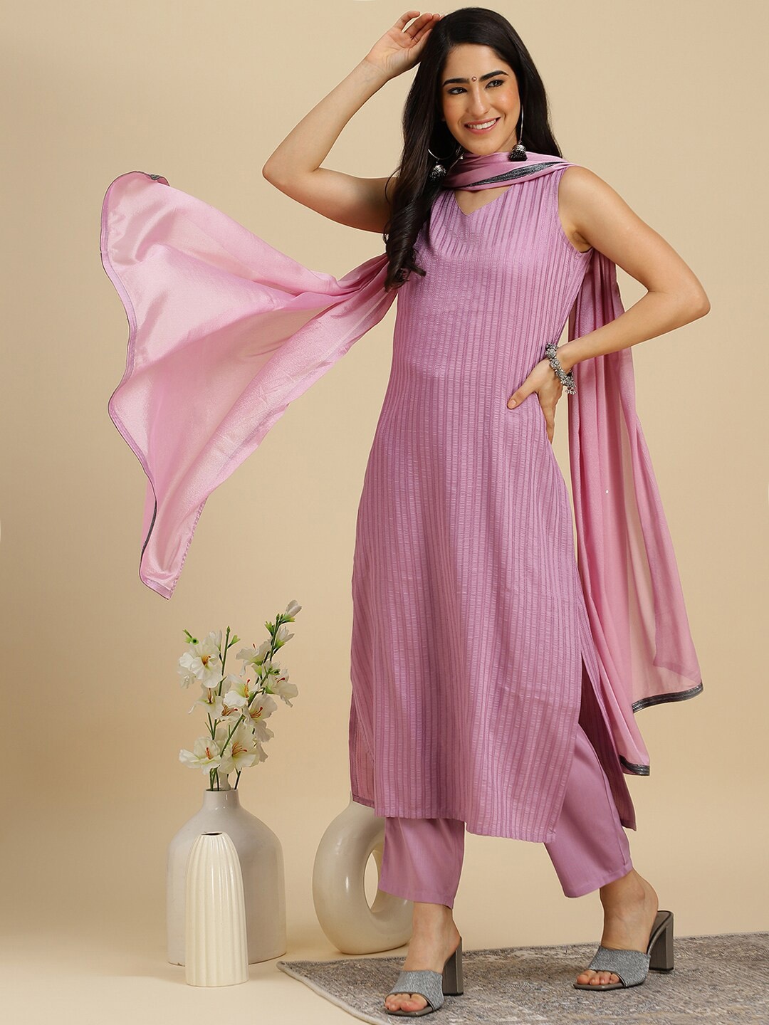 

J Turritopsis Self Design Kurta With Trousers & Dupatta, Pink