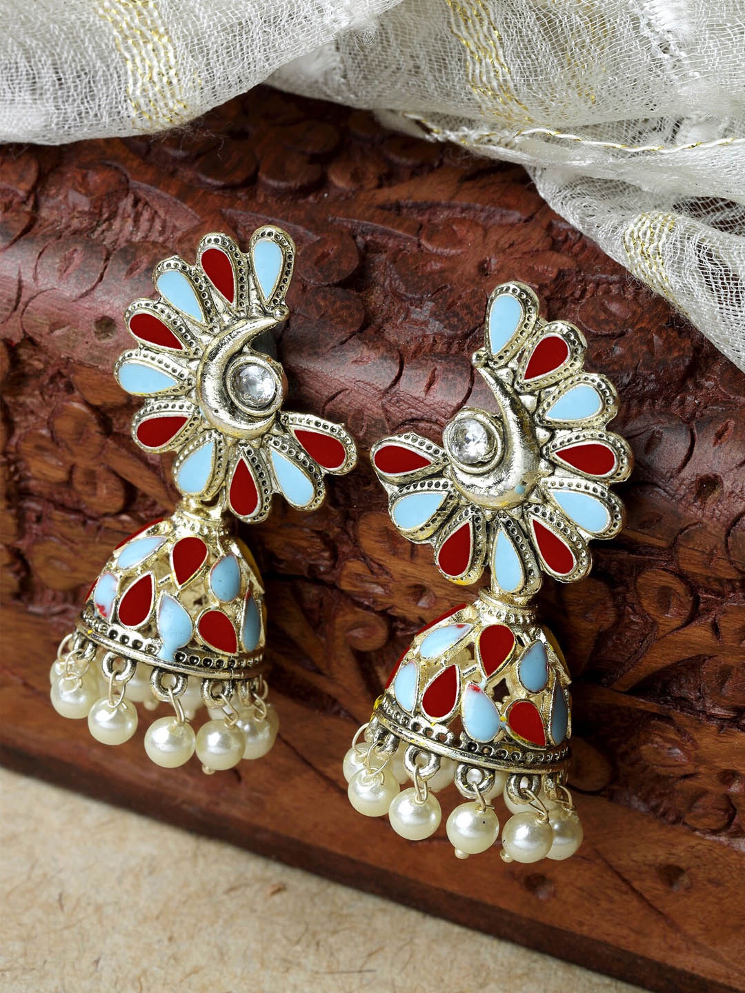 

KARATCART Gold Plated Kundan Studded Jhumkas