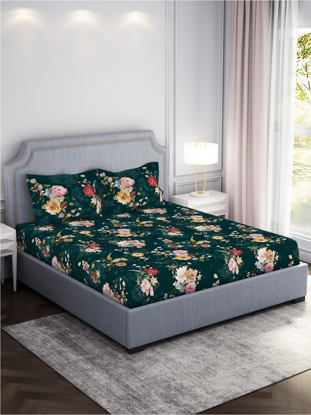 

SPACES Noir Green & Red Floral Cotton 210 TC King Bedsheet With 2 Pillow Covers