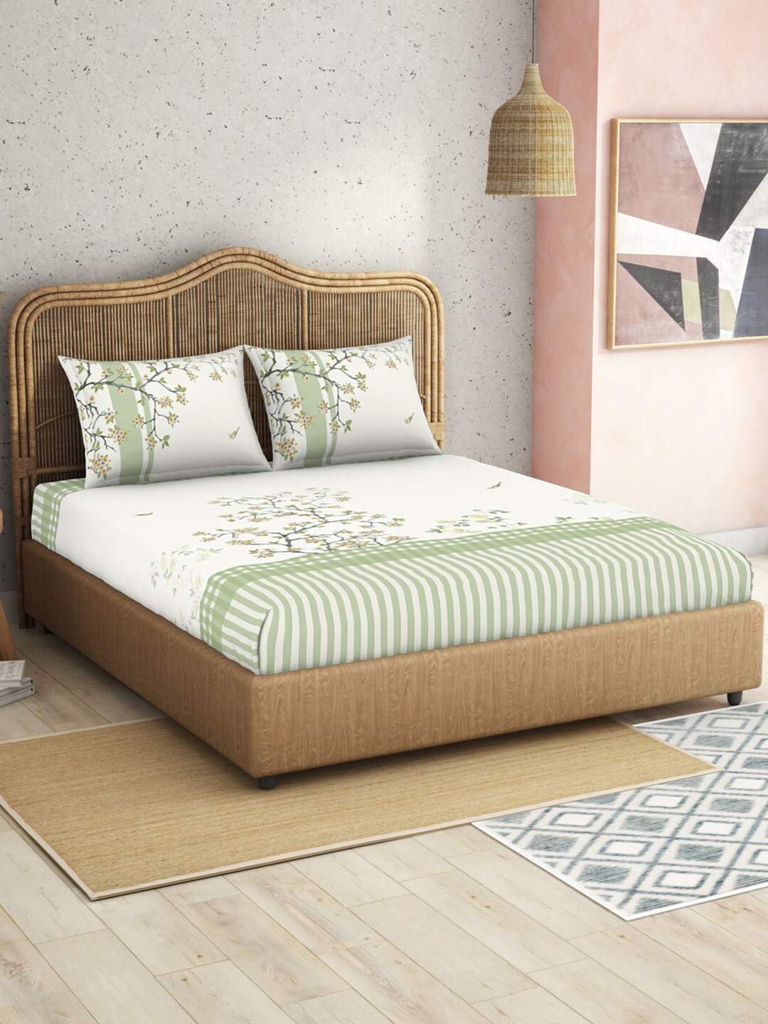 

SPACES Kalakari Haath Green Printed Cotton 210 TC King Bedsheet with 2 Pillow Covers