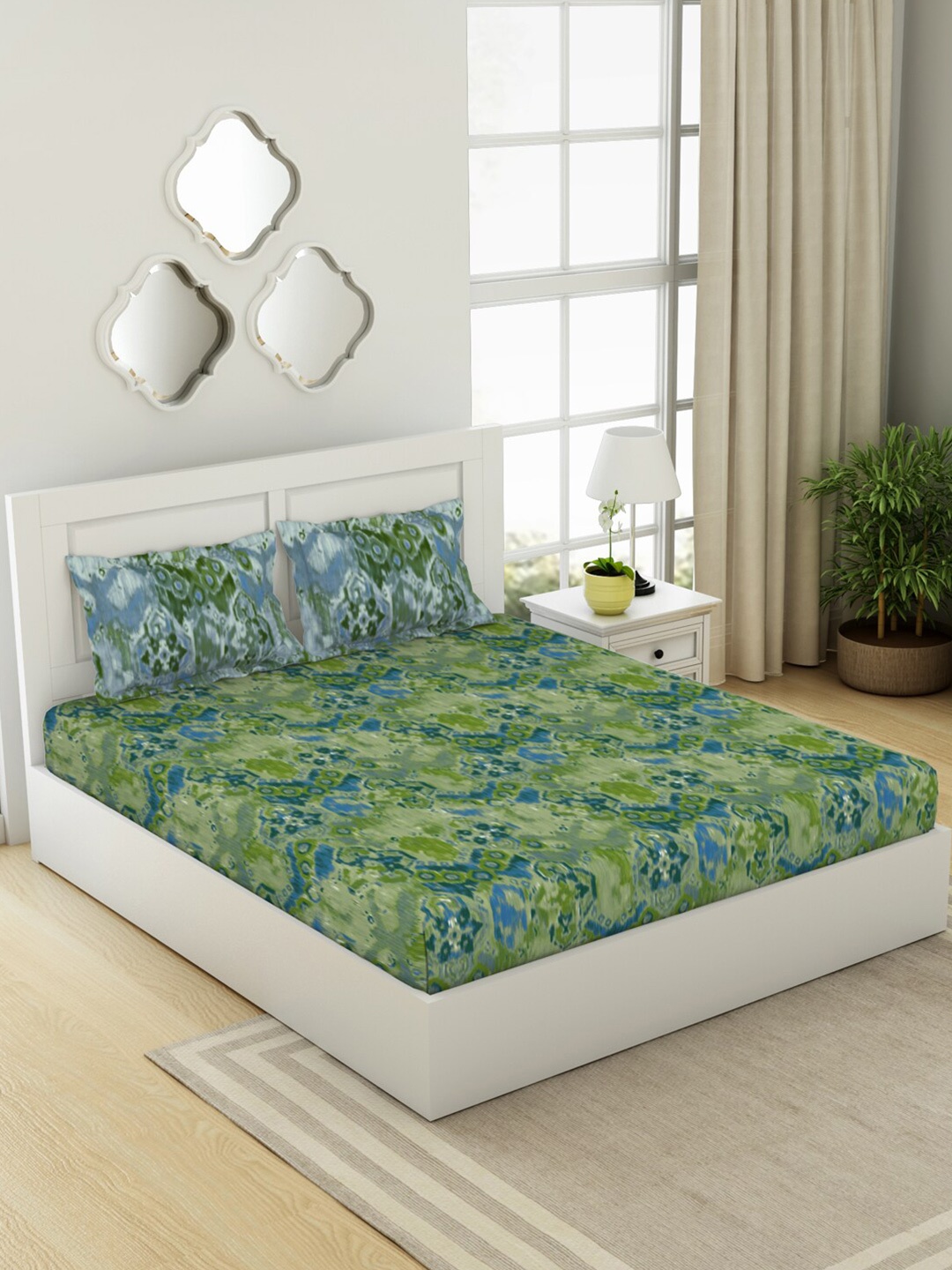 

SPACES Green & Blue Printed Cotton 144 TC King Bedsheet With 2 Pillow Covers