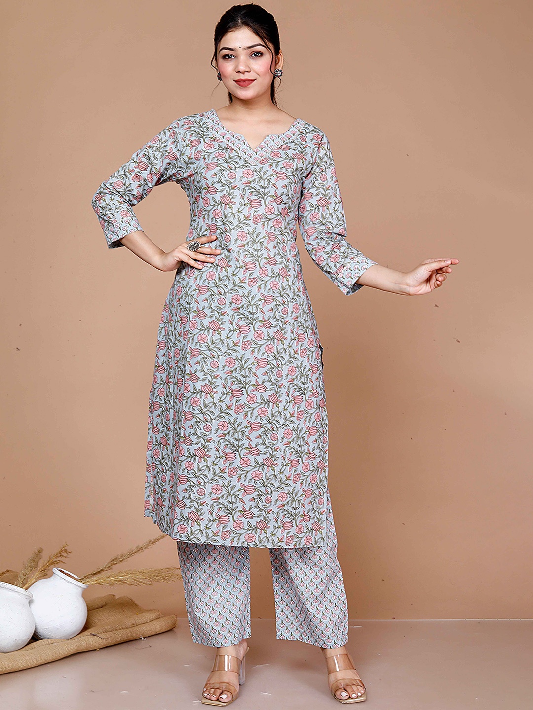 

MIRAVAN Floral Printed Pure Cotton Regular Kurta with Palazzos, Blue