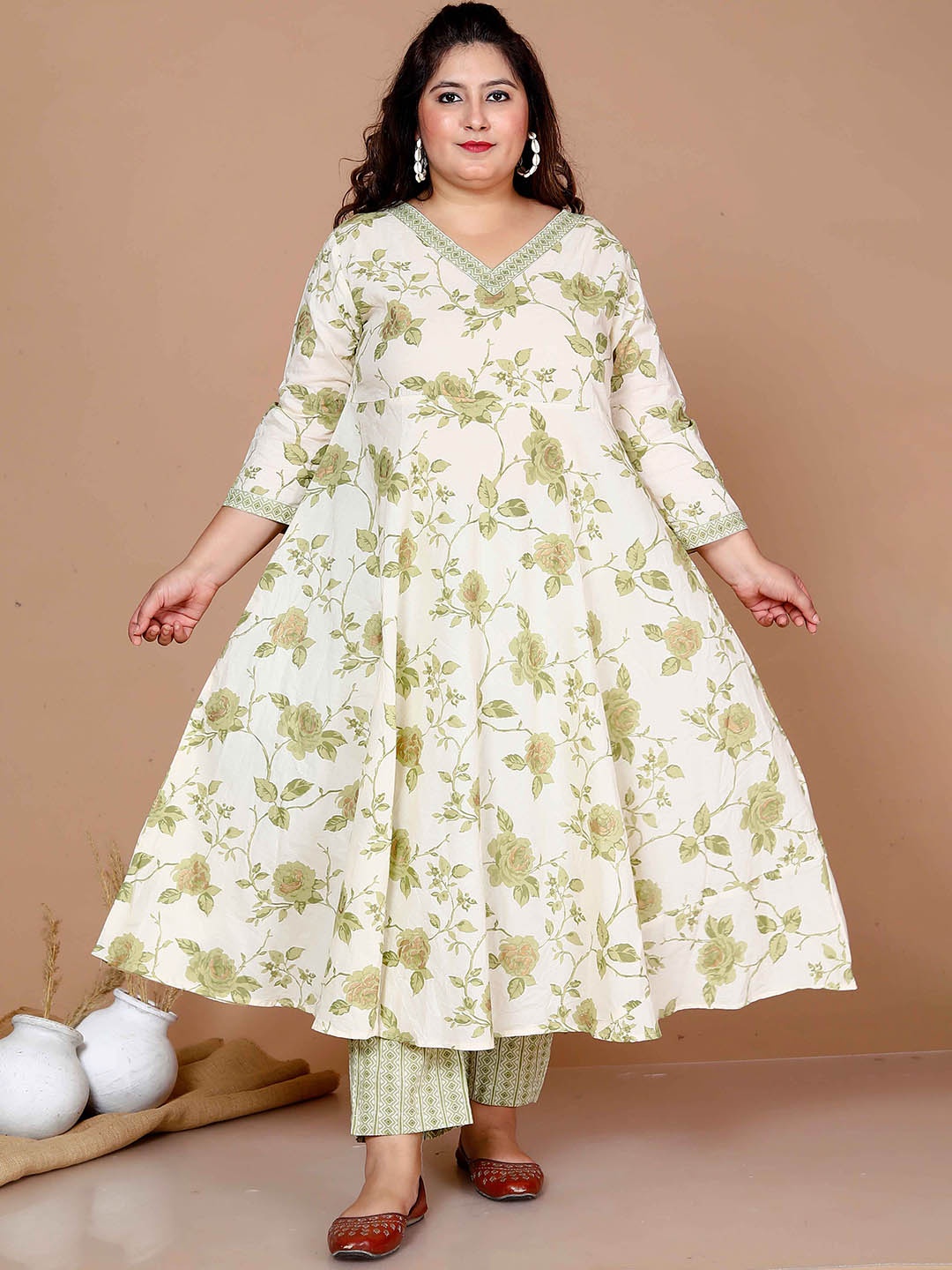 

MIRAVAN Plus Size Floral Printed Pure Cotton Anarkali Kurta with Trousers, Green