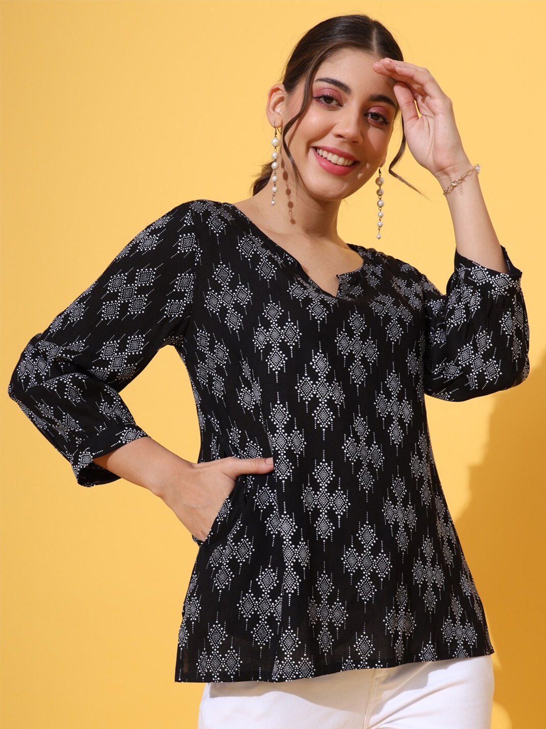 

DECKEDUP Printed Tunic, Black