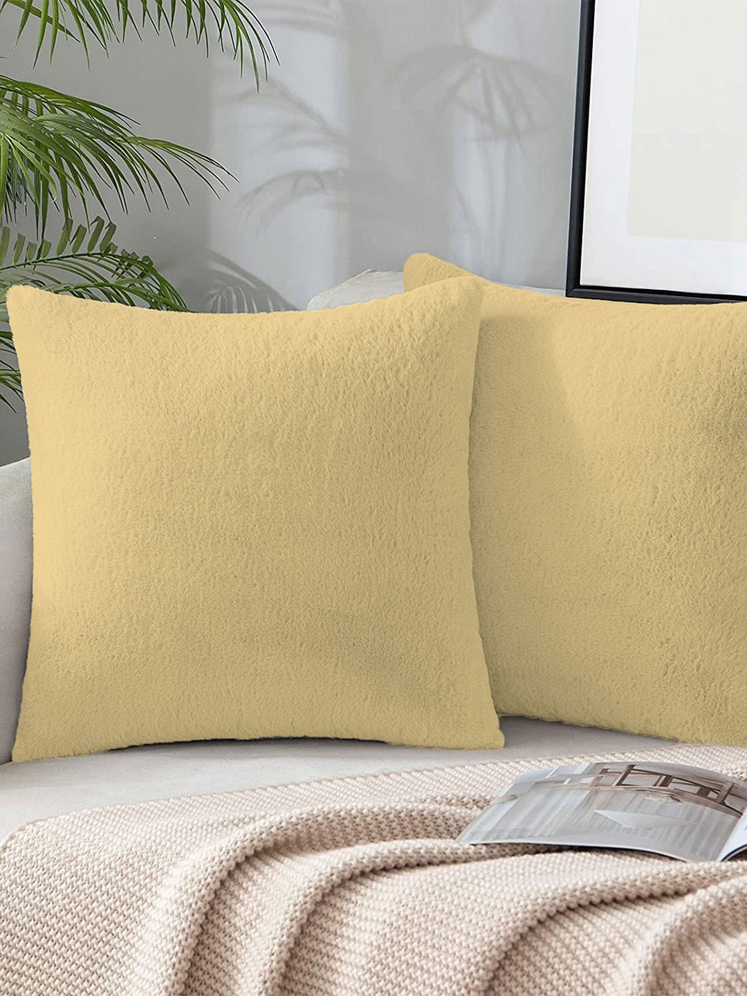 

LUXEHOME INTERNATIONAL Gold-Toned 2 Pieces Fur Square Cushion Covers