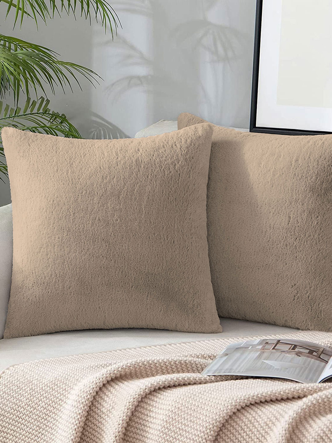 

LUXEHOME INTERNATIONAL Taupe 2 Pieces Fur Square Cushion Covers